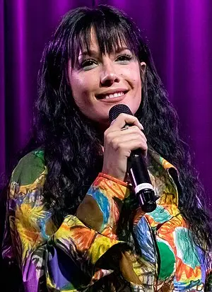 Halsey (singer)'s Portrait