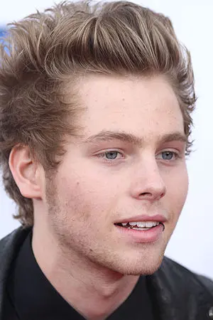 Luke Hemmings's Portrait
