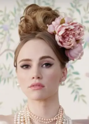 Suki Waterhouse's Portrait