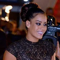 Amel Bent portrait