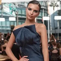Emily Ratajkowski portrait