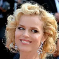 Eva Herzigova portrait