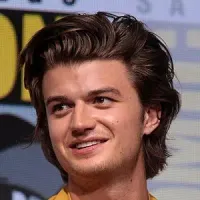 Joe Keery portrait