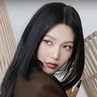 Joy (singer) portrait