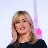 Julie Gayet portrait