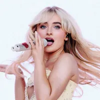 Sabrina Carpenter portrait