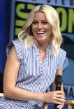 Elizabeth Banks portrait