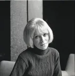Mireille Darc portrait